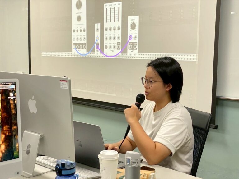 EC7949C2-A1B9-4A26-9EAD-07D9B257C159