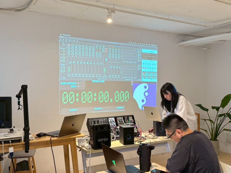 LINE_ALBUM_810上課紀錄_251001_37